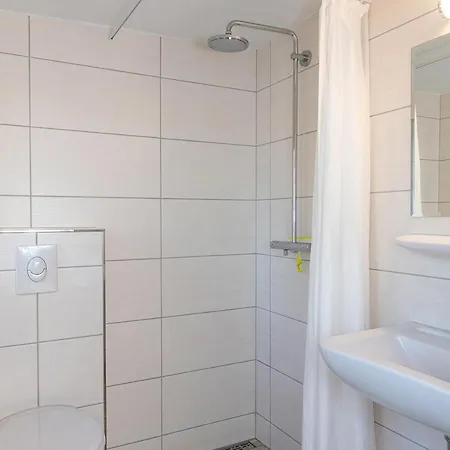 Bungis Ferien Direkt Am Grimnitzsee, Karree 08 Ferienhaus
